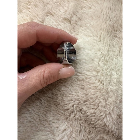 Oval Turquoise And Silver Costume Western Ring Sz 8 - Picture 4 of 5